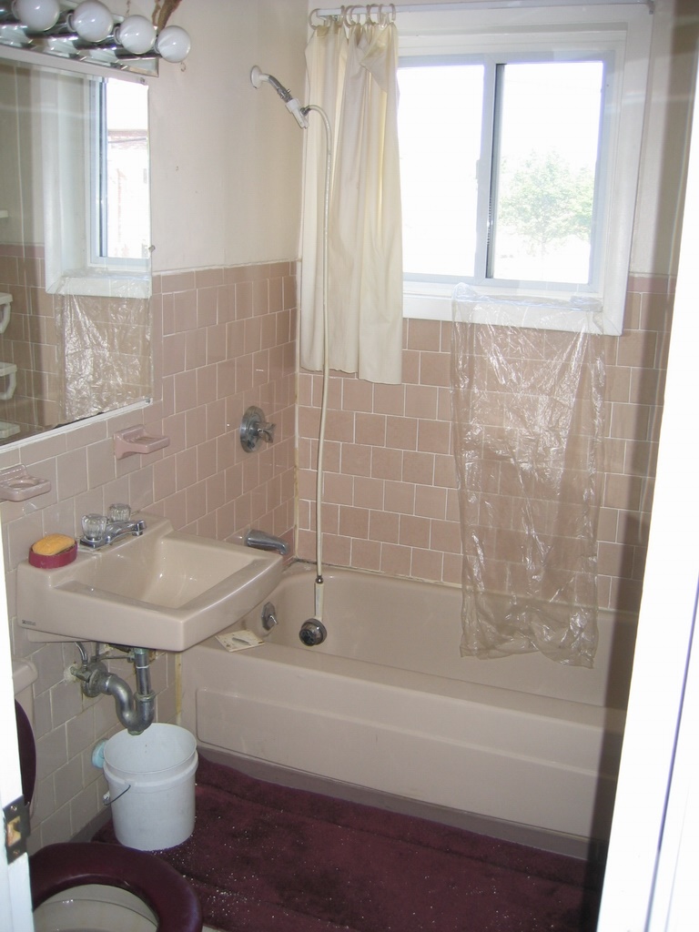 Old bathroom in pink.