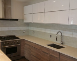 Kitchen Backsplash. Glass tile installation.
