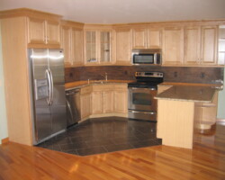 New tile and hardwood floors.