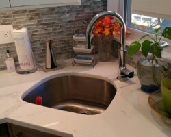Complete kitchen remodeling. Everything new except floor.