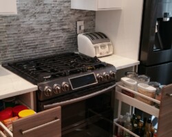 Complete kitchen remodeling. Everything new except floor.